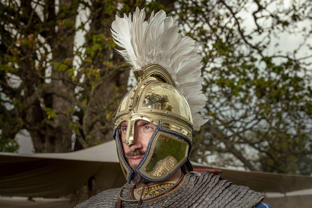 Senior officer wearing a Berkasovo helmet