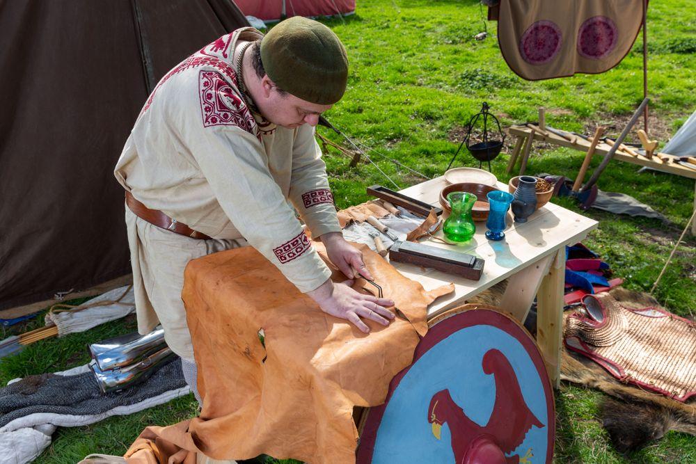 Ian's leatherwork living history